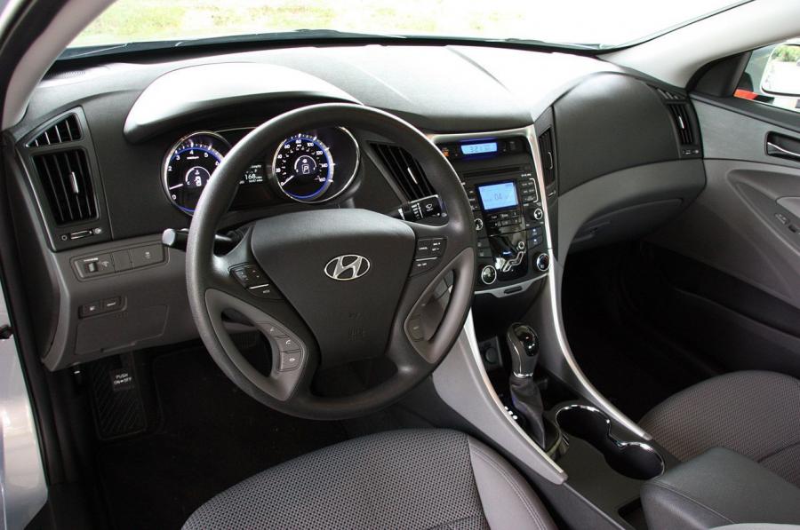  Hyundai Sonata GLS 2011 года  (фото 28 из 41)
